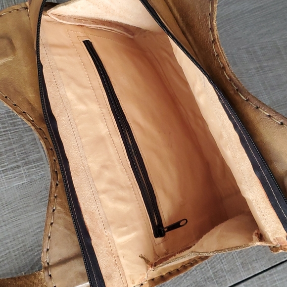 VINTAGE Tooled Leather Purse - Picture 6 of 9